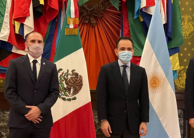 Economía.- Argentina y México firman una declaración para reasignar recursos del FMI hacia países de renta media.
Argentina y México han firmado una declaración conjunta, respaldada por Canadá, España y Brasil, para que exista la posibilidad de que los Derechos Especiales de Giro del FMI puedan ser reasignados proporcionalmente para beneficiar países de ingresos bajos y medios.
SUDAMÉRICA CENTROAMÉRICA ARGENTINA MÉXICO ECONOMIA DESDE ESPAÑA
MINISTERIO ECONOMÍA ARGENTINA