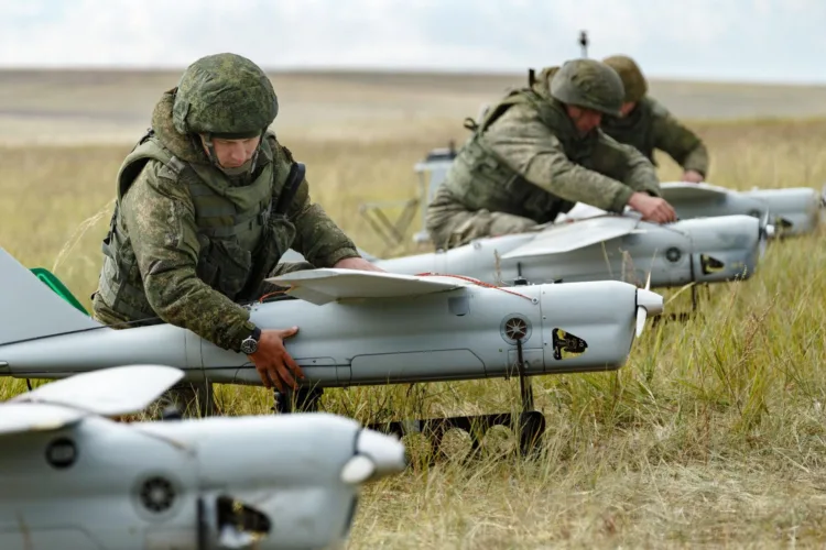 PKG642 Russia. 13th Sep, 2018. TRANSBAIKAL TERRITORY, RUSSIA - SEPTEMBER 13, 2018: Orlan-10 unmanned aerial vehicles take part in the main stage of the Vostok 2018 military exercise held jointly by the Russian Armed Forces and the Chinese People's Liberation Army at the Tsugol range. Vadim Savitsky/Russian Defence Ministry Press Office/TASS Credit: ITAR-TASS News Agency/Alamy Live News