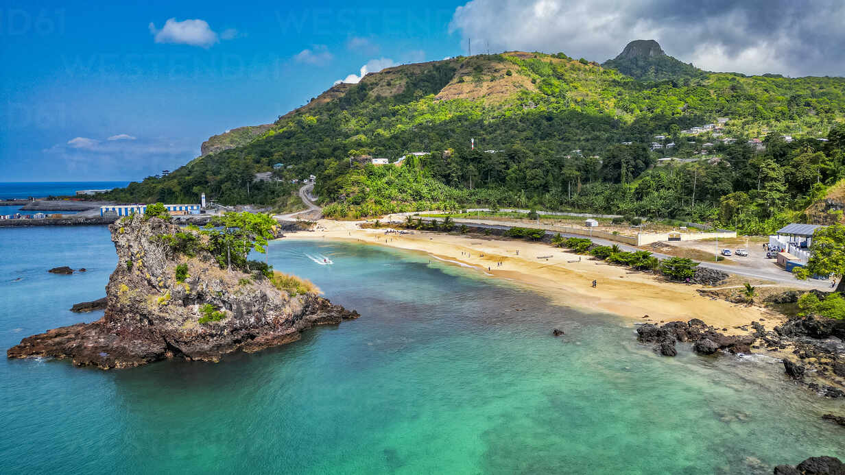 Vista aérea de la playa de Palmar en la isla de Annobón, Guinea Ecuatorial, África. Crédito: archivo