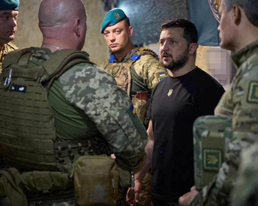 El presidente Volodímir Zelenski afirmó que el plan A sigue siendo la paz, pero que Moscú no muestra voluntad de negociar bajo condiciones aceptables. Créditos: Servicio de prensa presidencial de Ucrania/Reuters