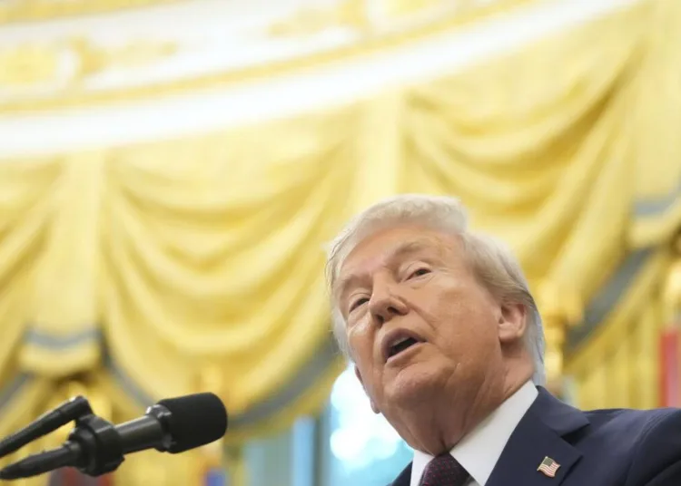 Donald Trump defiende su candidatura al premio Nobel de la Paz / Créditos: Mark Schiefelbein/AP