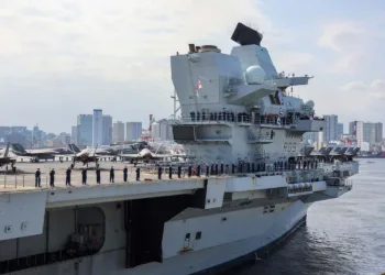 HMS Prince of Wales en Japón vía X