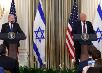 Trump y Netanyahu en la Casa Blanca en Washington, D.C., EE.UU. al momento de anunciar su propuesta de paz para la Franja de Gaza / Fuente: REUTERS/Jonathan Ernst