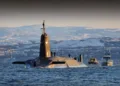 El submarino nuclear HMS Vanguard regresa a la Base Naval HM Clyde, Faslane, Escocia, tras una patrulla. Tam McDonald