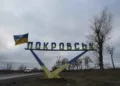 Soldados rusos fueron vistos entrando en motos y camionetas a la ciudad ucraniana de Pokrovsk / Créditos: Evgeniy Maloletka - AP