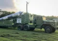 Prototipo del sistema de misiles móviles costeros ruso-indio Brahmos, presentado durante el Día de la Tecnología del Ejército Filipino en 2019. Imagen vía MaxDefense PH.
