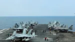 Esta fotografía de archivo del 14 de noviembre de 2024, proporcionada por el Estado Mayor Conjunto, muestra aviones de combate estacionados en el portaaviones USS George Washington durante el ejercicio trilateral Freedom Edge entre Corea del Sur, Estados Unidos y Japón. (Yonhap)