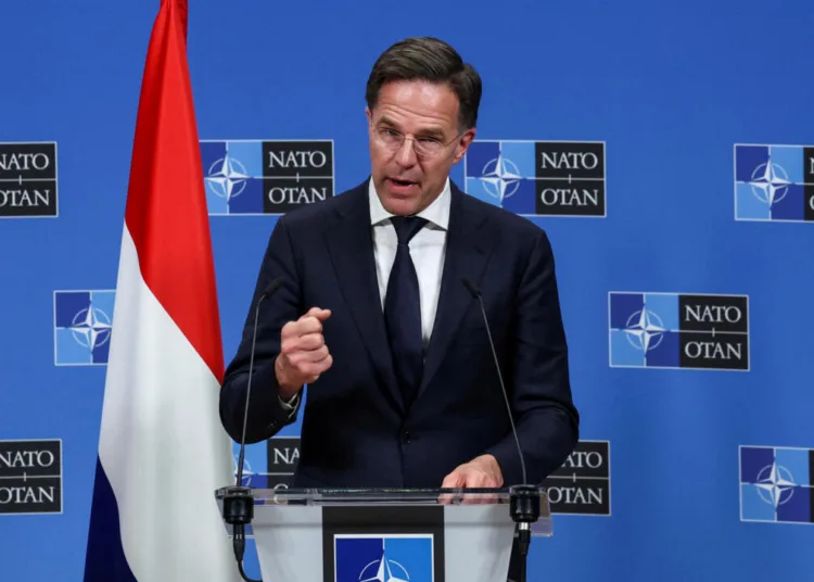 Archivo-El primer ministro de Países Bajos, Mark Rutte, asiste a una conferencia de prensa en la sede de la OTAN, en Bruselas, Bélgica, el 17 de abril de 2024. © Reuters/Yves Herman