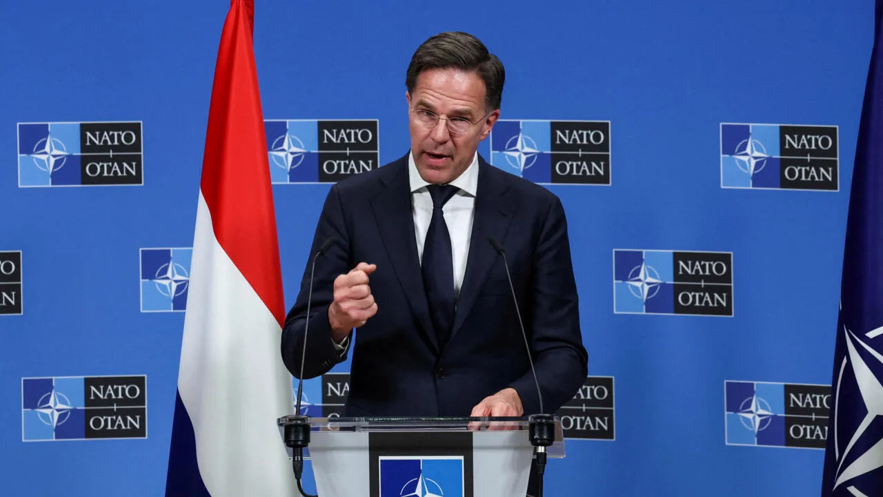 Archivo-El primer ministro de Países Bajos, Mark Rutte, asiste a una conferencia de prensa en la sede de la OTAN, en Bruselas, Bélgica, el 17 de abril de 2024. © Reuters/Yves Herman