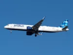 Piloto de JetBlue evita por poco un accidente aéreo con la Fuerza Aérea de EE.UU. cerca de Venezuela