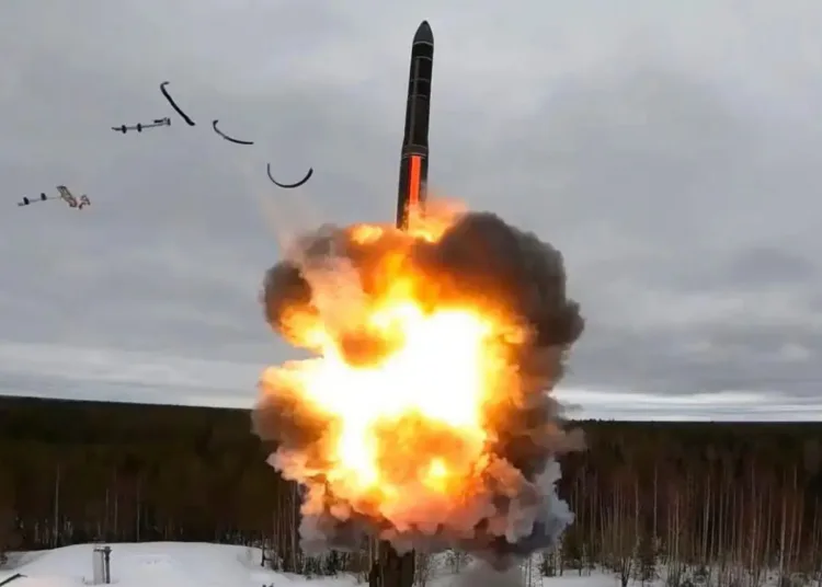 Misil balístico ruso de alcance intermedio Oreshnik. Créditos: Red de Integración de Datos OE (ODIN)