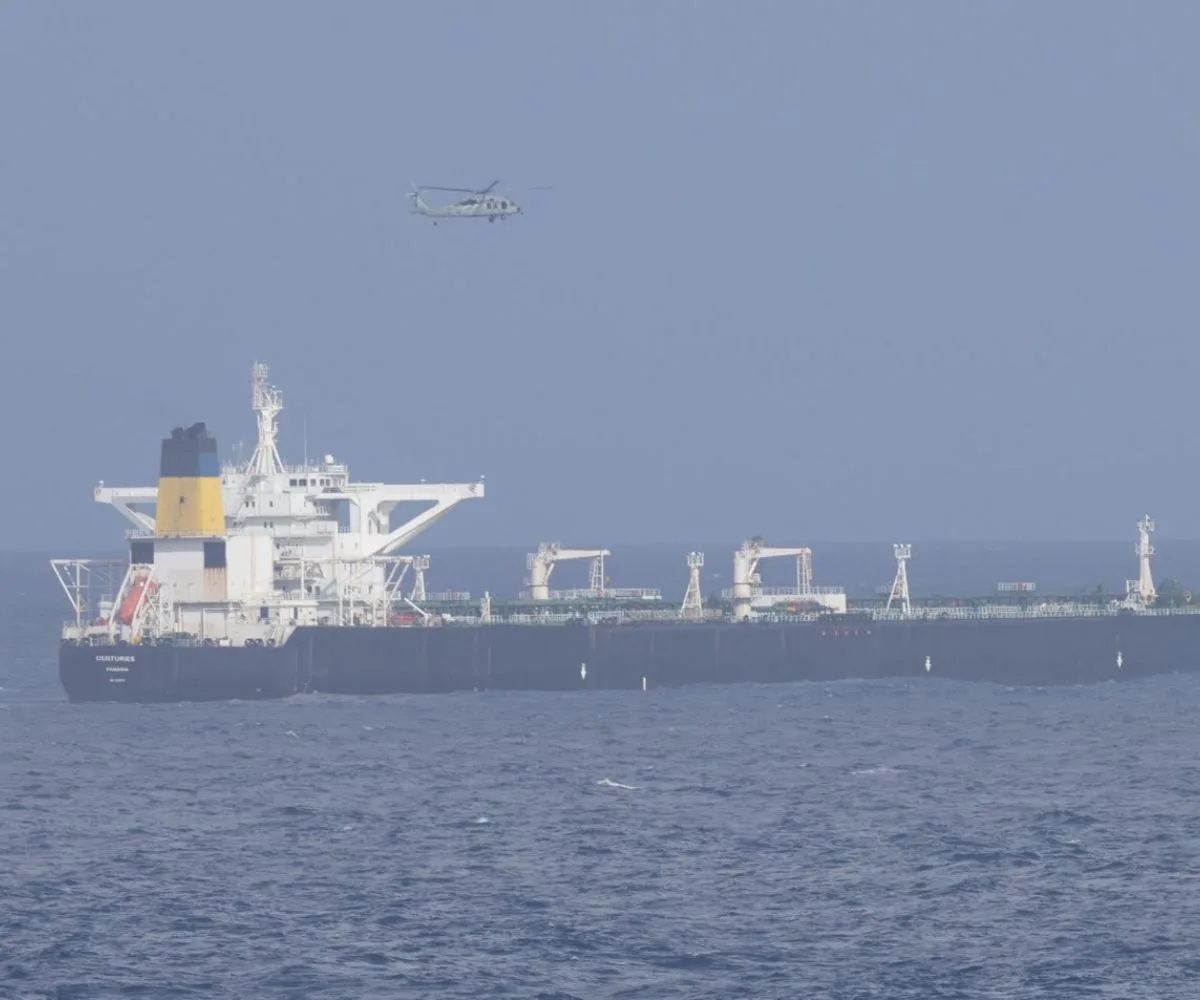 El puño de hierro de las fuerzas armadas y las fuerzas del orden federales de Estados Unidos domina los mares. Créditos: Homeland Security/X