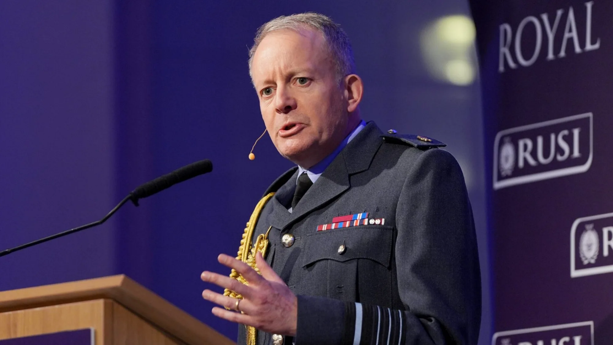 El jefe del Estado Mayor de la Defensa británico y mariscal del aire Sir Richard Knighton declaró que, ante la creciente amenaza de Rusia, el Reino Unido debe prepararse para el momento en que las fuerzas armadas tengan que luchar.