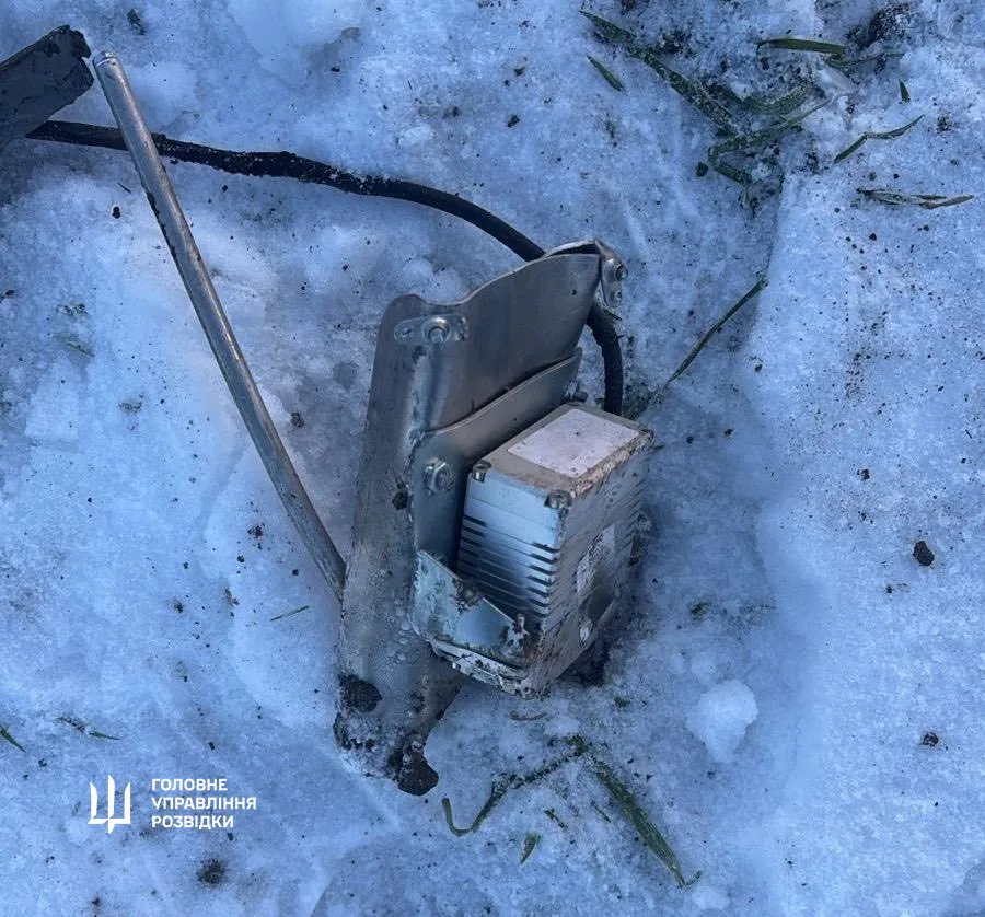 Esta imagen, proporcionada por GUR, aparentemente muestra los restos parciales de un Geran-5. Dirección de Inteligencia de Defensa de Ucrania (GUR)