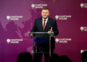 Valeriy Zaluzhny, embajador de Ucrania en el Reino Unido y ex comandante en jefe de las Fuerzas Armadas ucranianas, durante su intervención en Chatham House el 23 de febrero, en el marco del cuarto aniversario de la invasión a gran escala lanzada por Rusia/ Créditos: The Royal Institute of International Affairs - Chatham House.