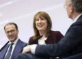 La canciller británica Rachel Reeves afirmó que el futuro de la economía, la seguridad y la defensa del Reino Unido está estrechamente ligado a Europa, en declaraciones publicadas el 13 de febrero de 2026 tras un intercambio con el think tank Bruegel sobre inversión en seguridad colectiva y crecimiento /Créditos: Rachel Reeves vía X