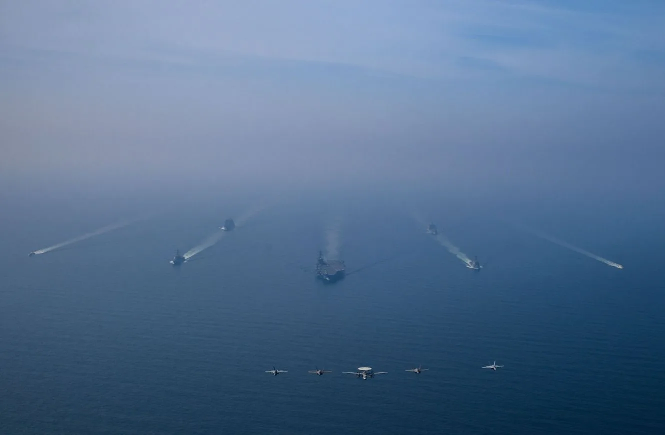 Despliegue del al grupo de ataque del portaaviones USS Abraham Lincoln operando en el Mar Arábigo. Crédito: CENTCOM