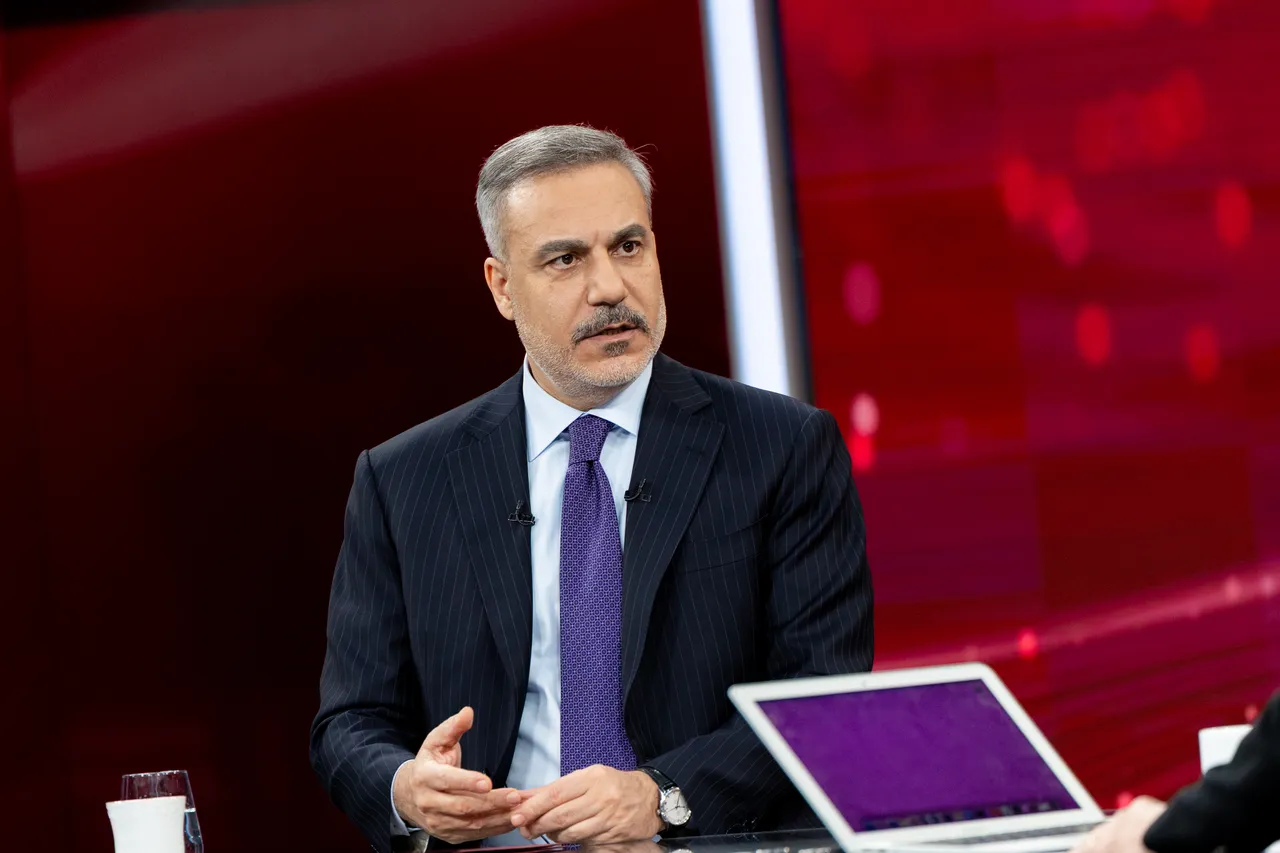 El ministro de Asuntos Exteriores turco, Hakan Fidan, habla durante una entrevista en TRT Haber en Ankara, Turquía, el 3 de marzo de 2026/ Créditos: Agencia Anadolu