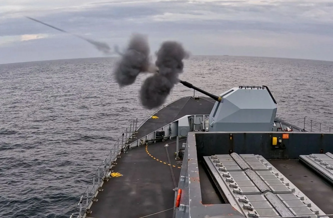 HMS Dragon ahora está en el Mediterráneo Oriental para comenzar la integración operativa en las defensas de Chipre. Crédito: Royal Navy vía X