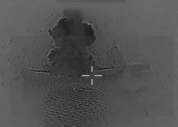 El buque portadrones Shahid Bagheri atacado por Estados Unidos