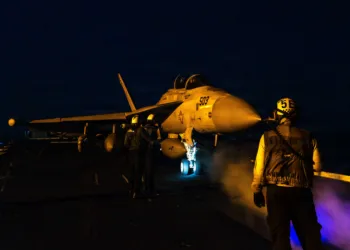 Múltiples escuadrones de F/A-18 apoyan operaciones sostenidas contra Irán/ Créditos: The official account of U.S. Central Command.