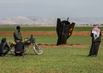 Según el Ministerio de Defensa Nacional de Turquía, un misil balístico lanzado desde Irán cruzó el espacio aéreo iraquí y sirio y fue interceptado por los sistemas de defensa aérea y antimisiles de la OTAN tras ser detectado en trayectoria hacia el espacio aéreo turco/ Créditos: Tugay Er