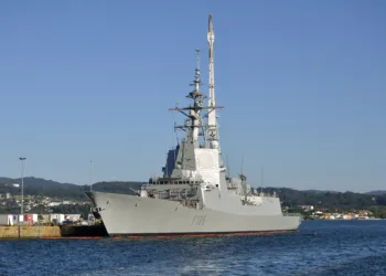 La fragata, considerada la más avanzada tecnológicamente de la Armada española, se incorporó el 3 de marzo al grupo naval del Charles de Gaulle para realizar labores de escolta, protección y adiestramiento avanzado en el mar Báltico y se dirige ahora hacia el Mediterráneo con llegada prevista a las costas de Creta alrededor del 10 de marzo/ Créditos Ministerio de Defensa de España