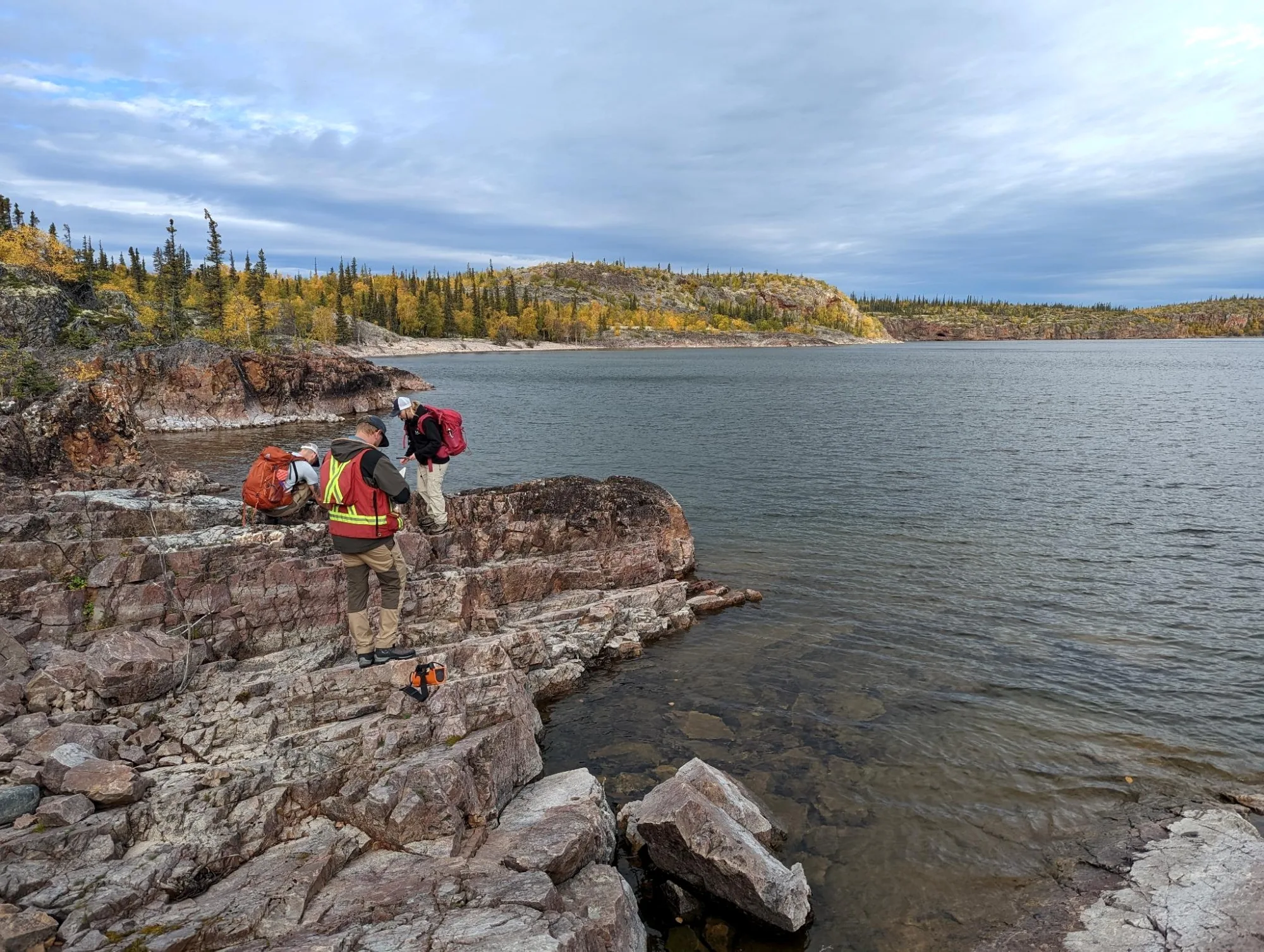 Standard Uranium confirma la presencia de uranio anómalo y tierras raras de alta calidad en la superficie del proyecto Rocas, Saskatchewan. Créditos: Resource World Magazine.
