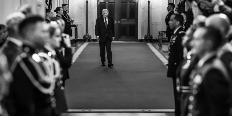 El presidente Donald J. Trump participa en una ceremonia de entrega de la Medalla de Honor./ Créditos: The White House Gallery