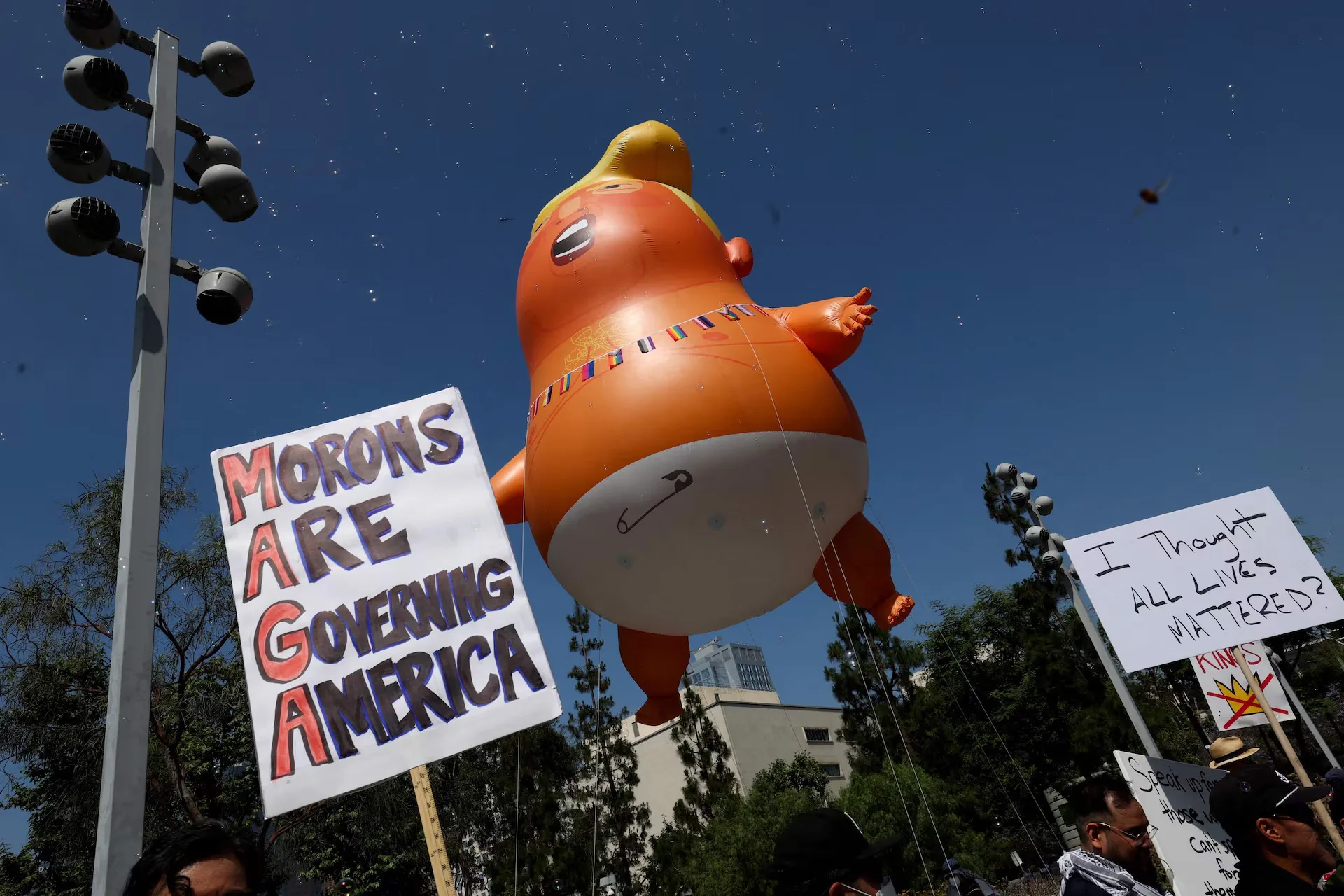 Protestas No Kings en Los Angeles, California. Créditos: REUTERS/Aude Guerrucci