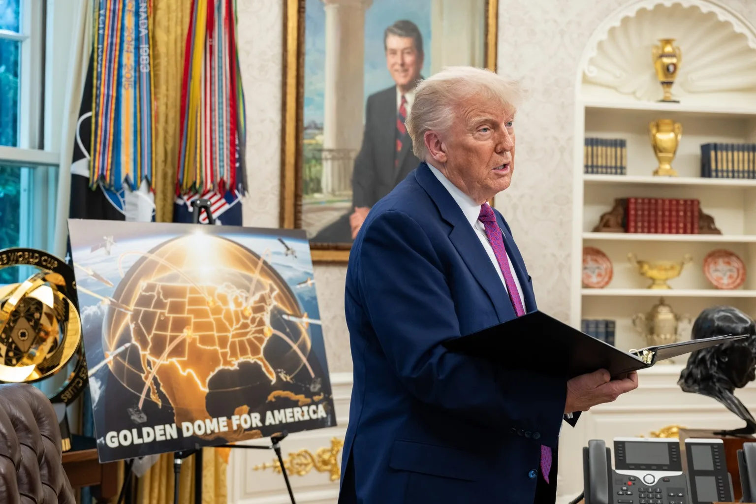 El presidente Trump anuncia el sistema de defensa antimisiles «Golden Dome». Créditos: The White House Gallery.