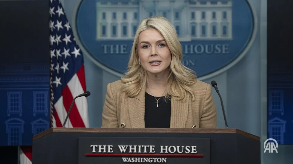 La portavoz de la Casa Blanca, Karoline Leavitt, aseguró que España “se ha mostrado de acuerdo en cooperar militarmente en las últimas horas” con Estados Unidos, en el marco de la ofensiva estadounidense-israelí contra Irán/ Créditos: Anadolu Agency