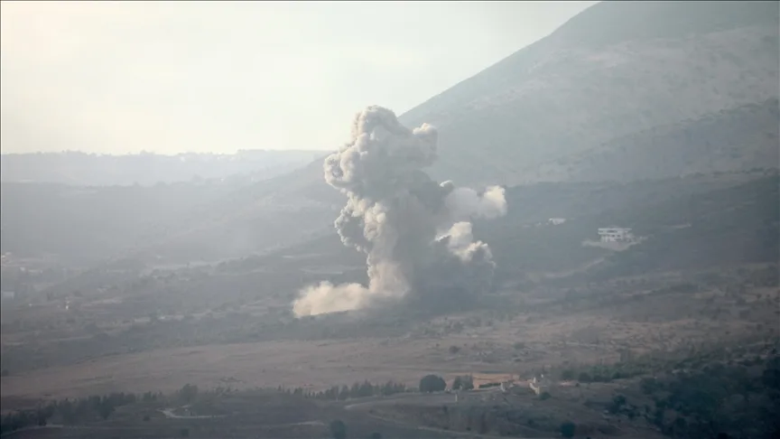 Aviones israelíes lanzaron un ataque contra una cafetería situada cerca de un puente sobre el río Litani, según informó el miércoles la Agencia Nacional de Noticias del Líbano. Créditos: Anadolu Ajansı.