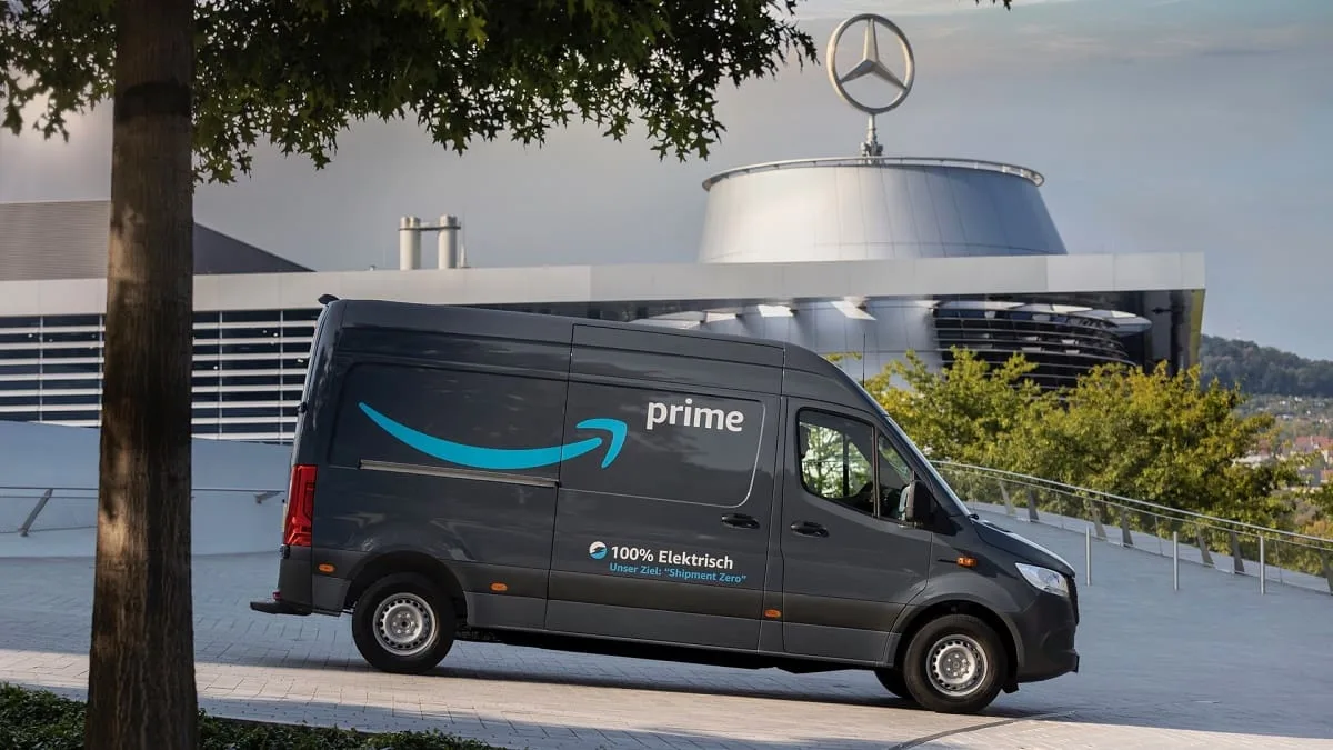Mercedes-Benz entrega más de 1.800 vehículos eléctricos a la flota de reparto de Amazon en Europa