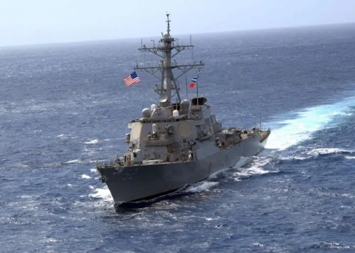 Buque de EE.UU. cruza estrecho de Taiwán y China reacciona