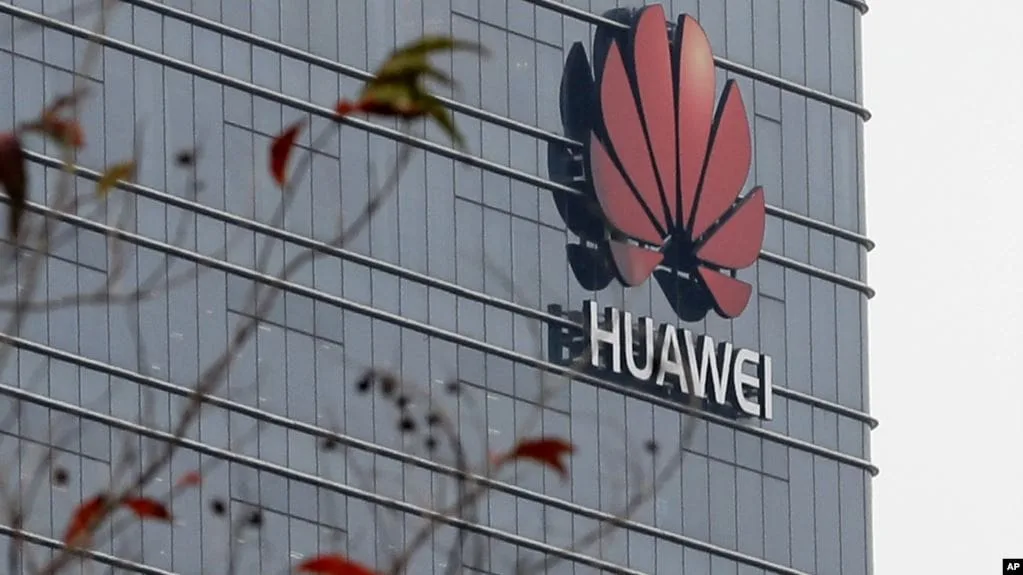 Sin Trump, Brasil retrocede en su oposición a la oferta de 5G de Huawei