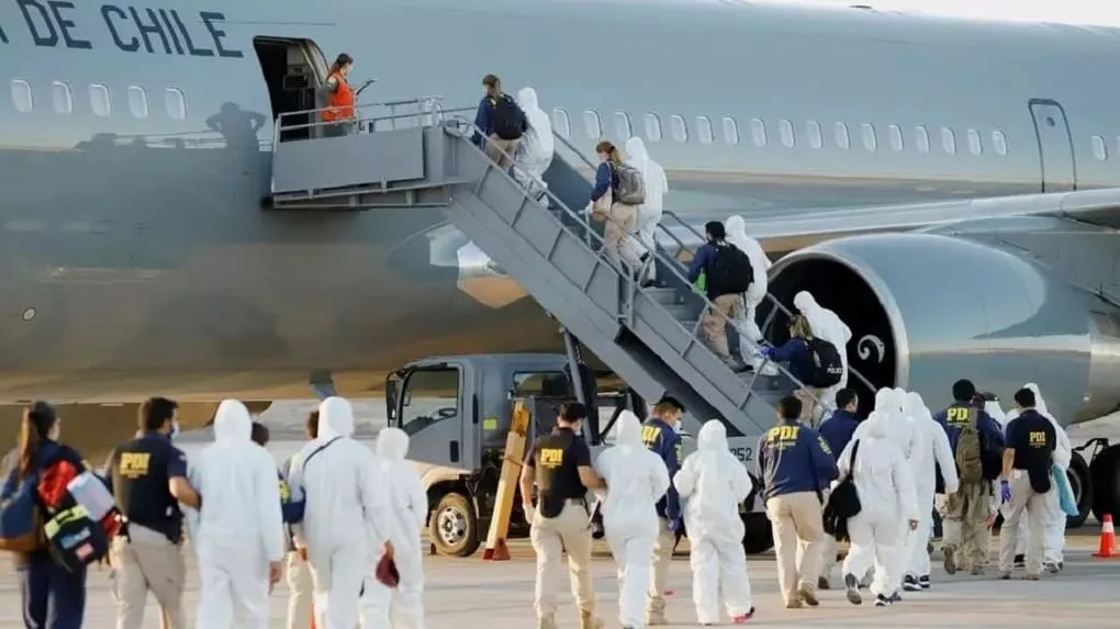 Chile deporta a más de 100 inmigrantes entre venezolanos y colombianos