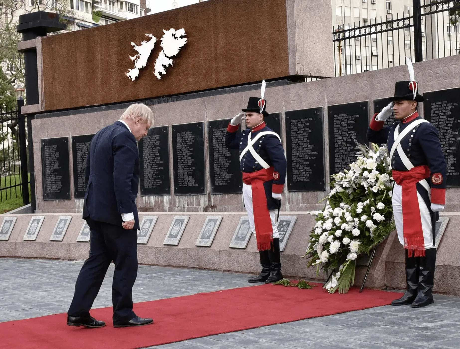 “Usaré la fuerza para defender las Malvinas” promete Boris Johnson