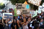 People attend a climate change demonstration in London, Britain, September 20, 2019. REUTERS/Simon Dawson - RC1564F43FC0