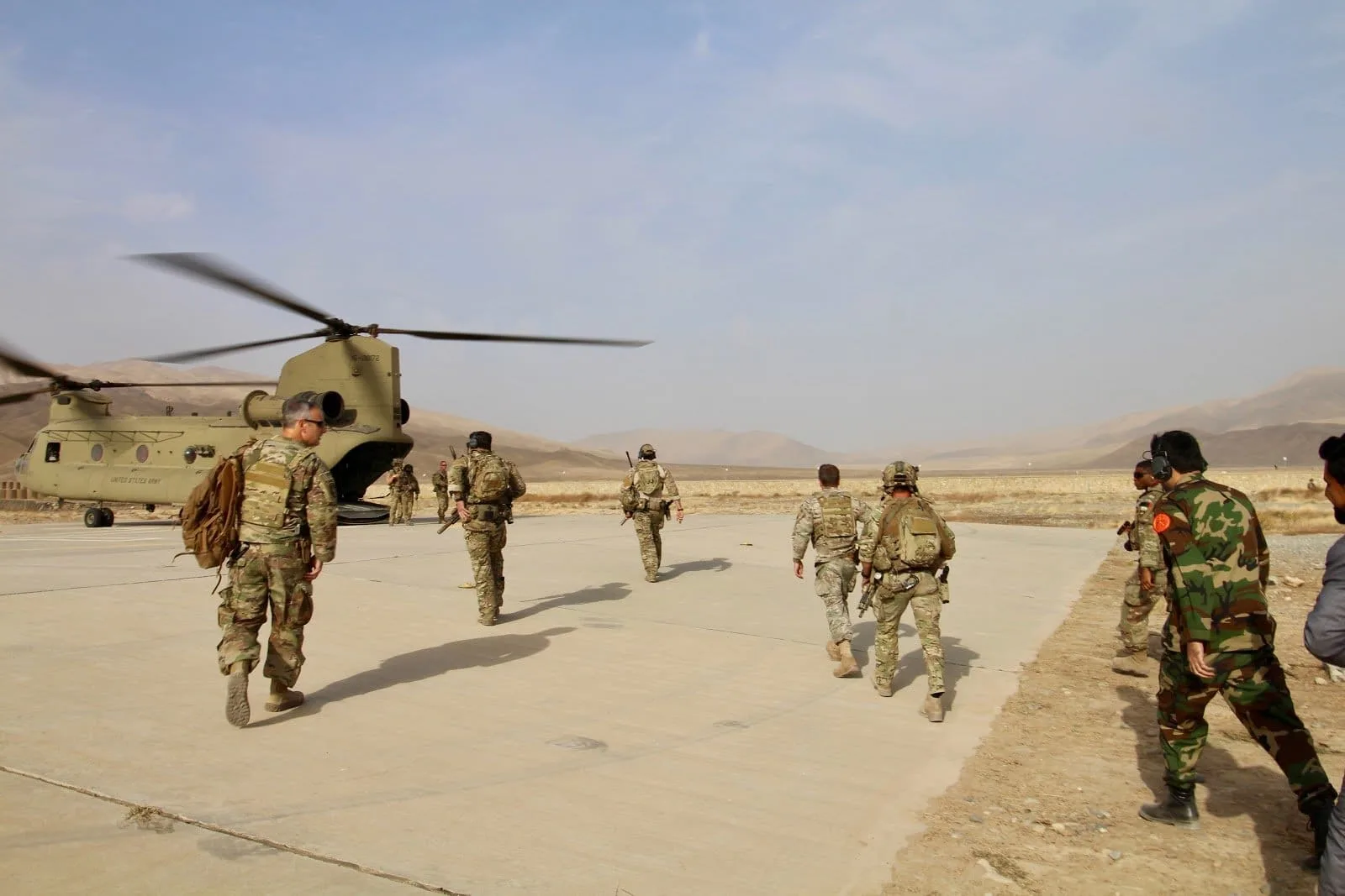 Estados Unidos comienza su retirada de Afganistán