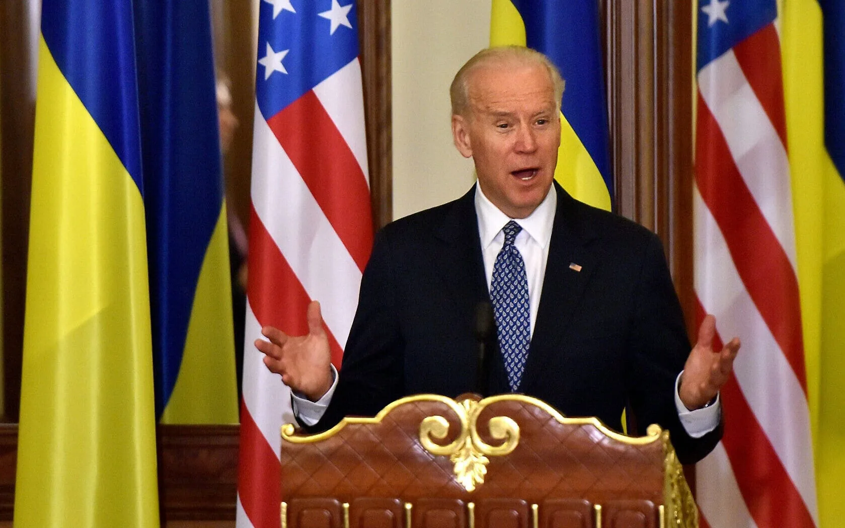Biden ofrece apoyo a Ucrania ante un enfrentamiento con Rusia