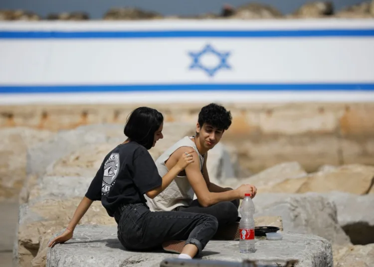 REUTERS/Amir Cohen