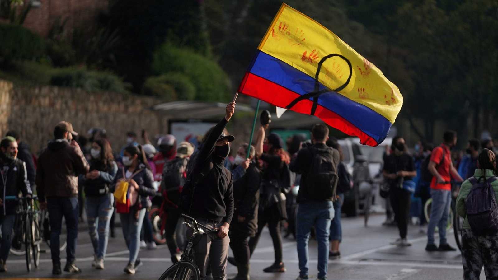 No se logra acuerdo entre los manifestantes y el gobierno, continúan las protestas en Colombia