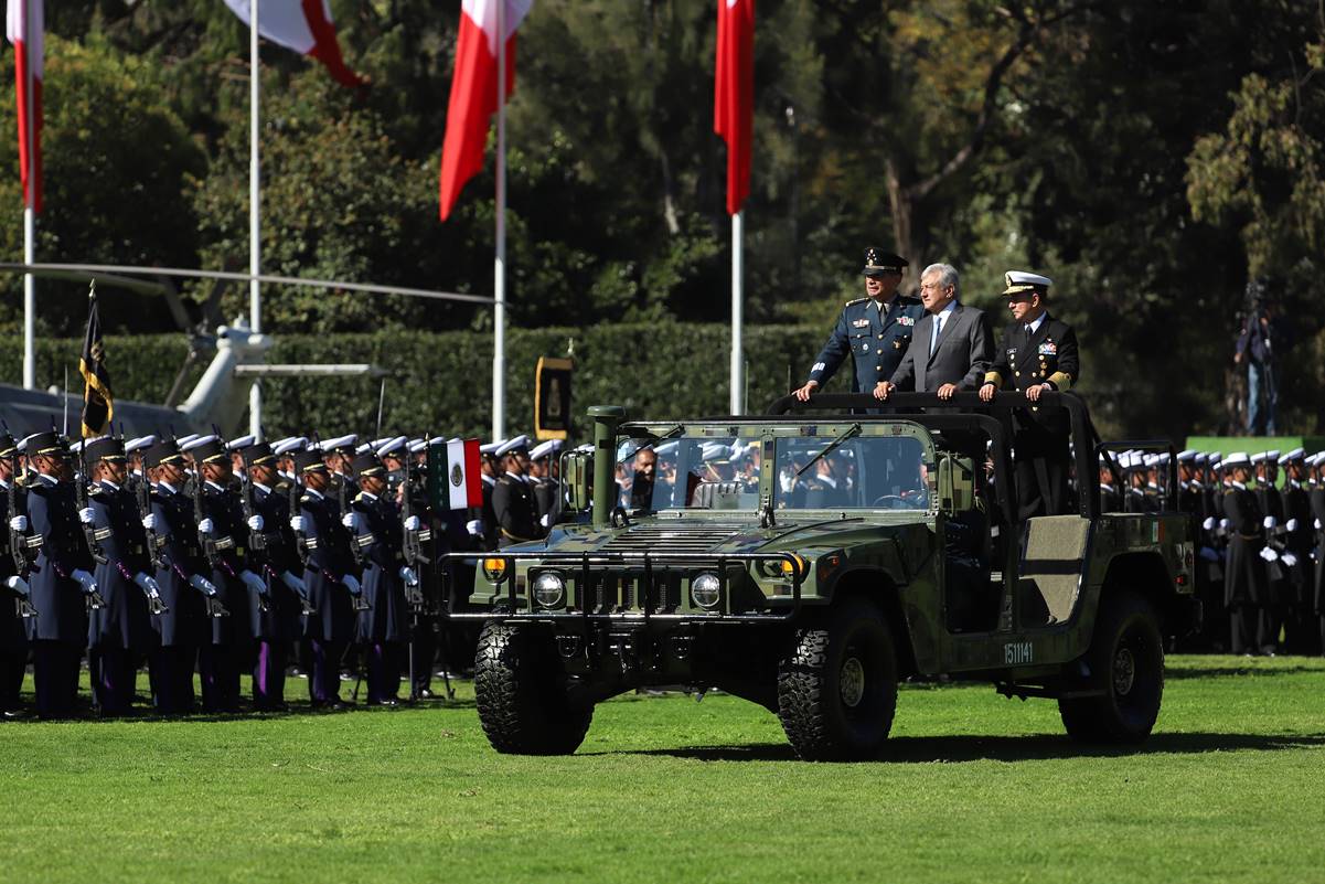 El presidente de México quiere que la guardia nacional sea parte del ejército