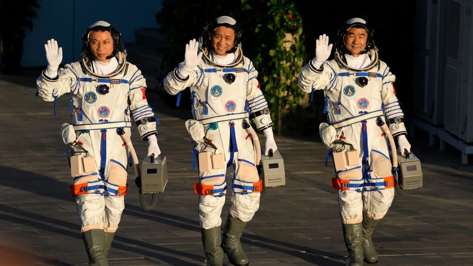 Los primeros astronautas llegan a la estación espacial china