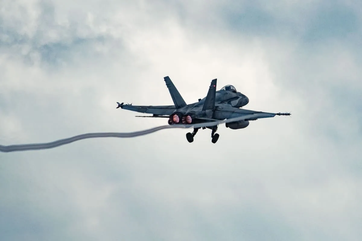 La Fuerza Aérea Canadiense intercepta aviones rusos sobre el Mar Negro