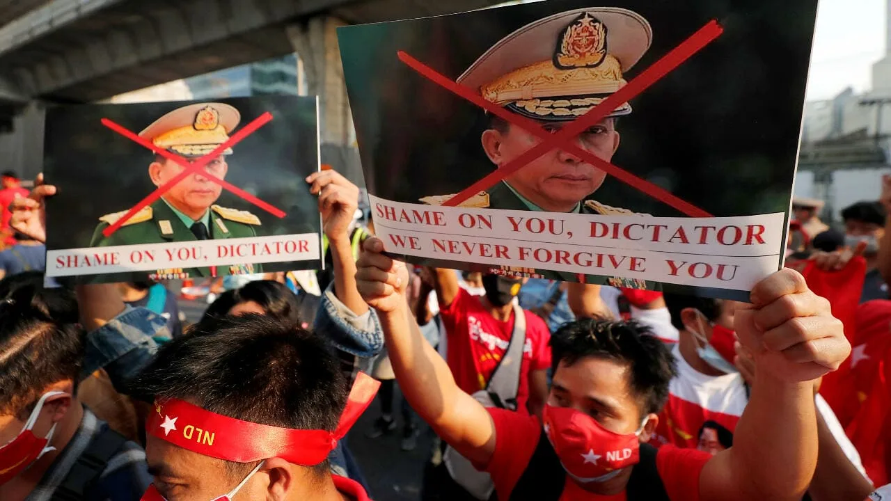 Represión militar, persecución política e incendios: ¿Cómo continúa la situación en Myanmar?