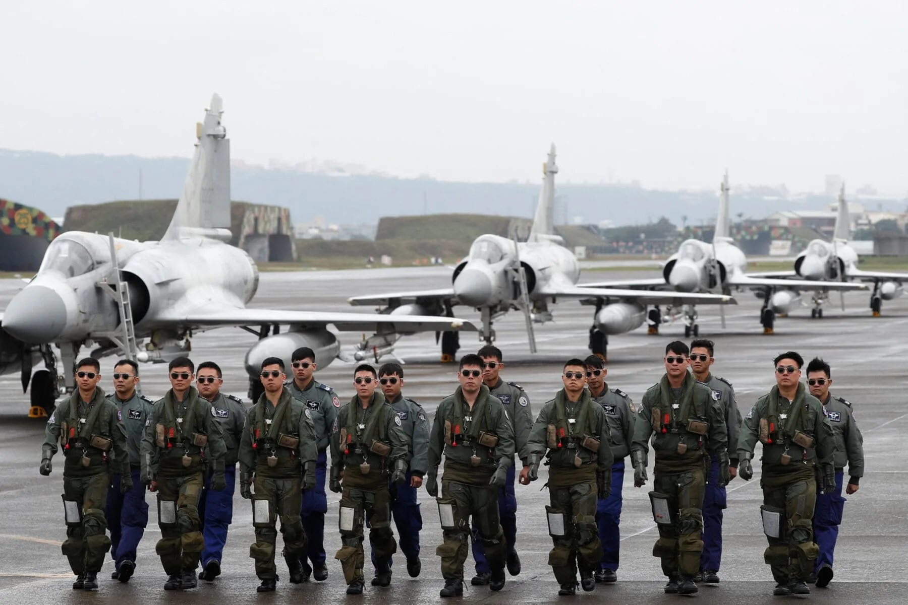 Taiwán prepara aviones contra la nueva actividad militar china