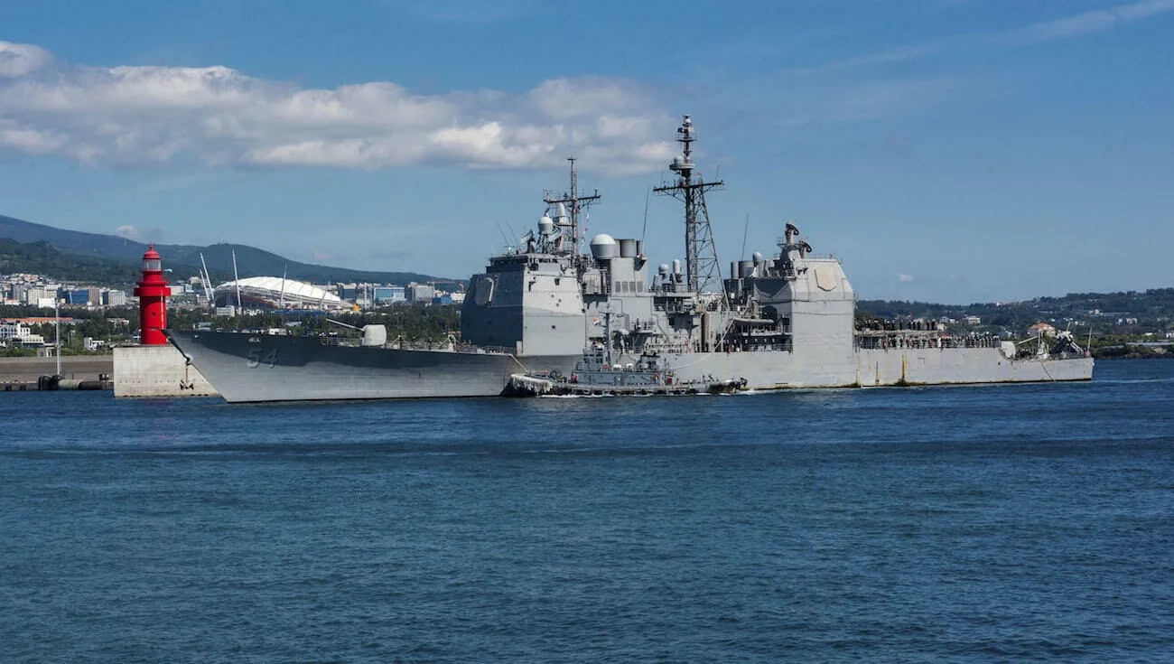 China condena a Estados Unidos y Canadá por el envío de buques de guerra a través del estrecho de Taiwán