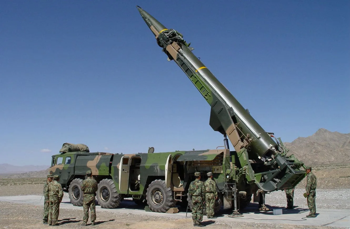 ¿El Ejército de China utiliza un portaaviones estadounidense como blanco de pruebas?